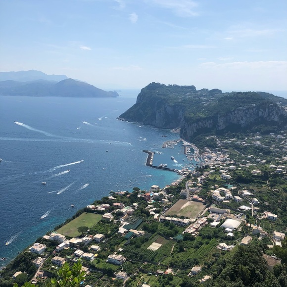 Meet your Posher, Cindy - Picture 10 of 15